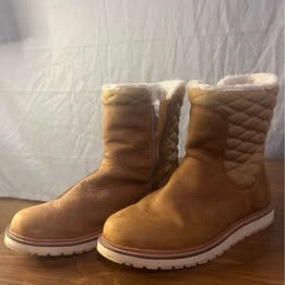 Helly-Hansen Women's Seraphina Boots size 6.5